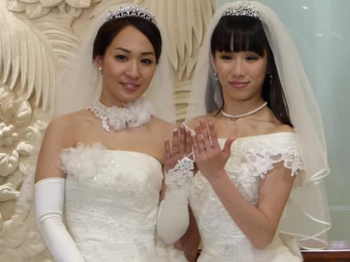 芸能人同士が同性結婚式 あとの人がやりやすくように ゴシップ トレンドニュース速報 検証ブログ